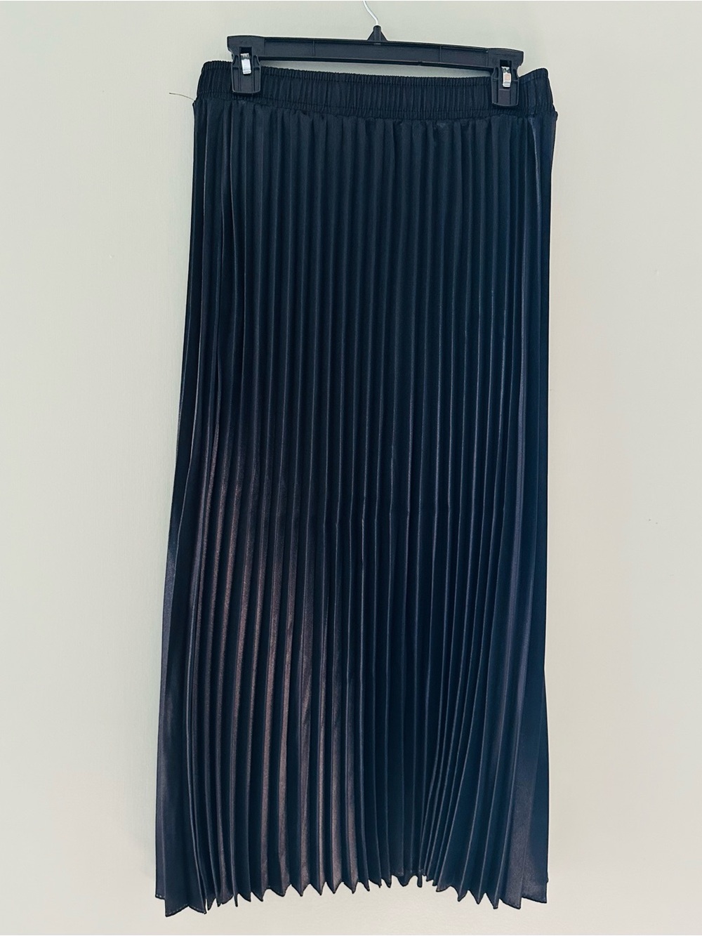 Love Tree Black Pleated Maxi Skirt - Picture 2 of 3